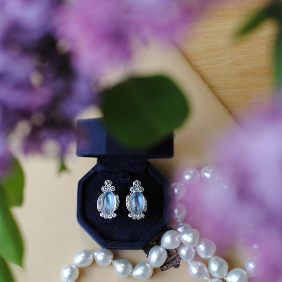 18k White Gold Moonstone and Diamond Earrings - Picture 3 of 3